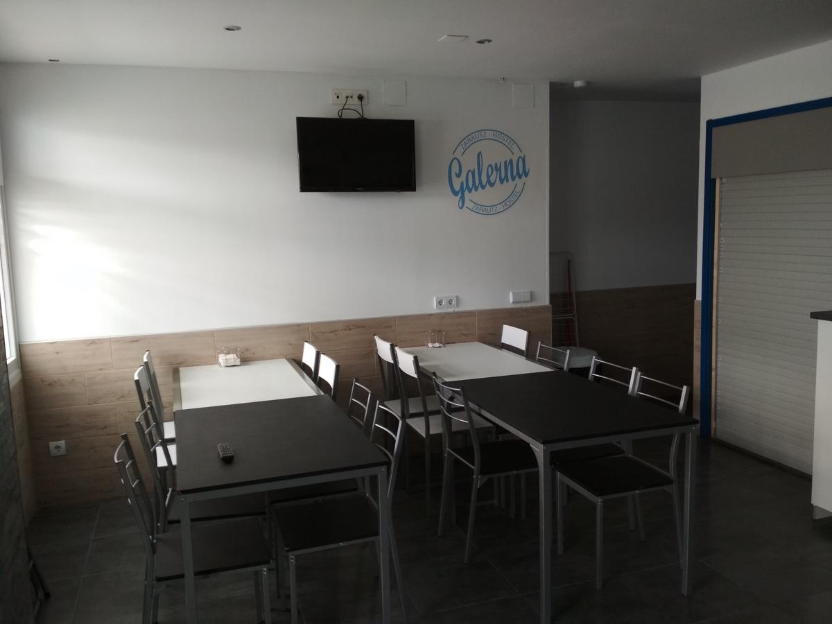 Galerna Zarautz Hostel Bagian luar foto