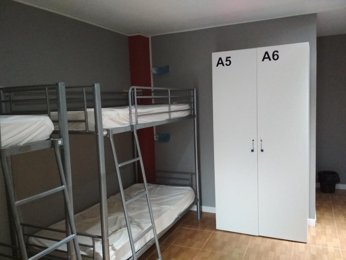 Galerna Zarautz Hostel Bagian luar foto